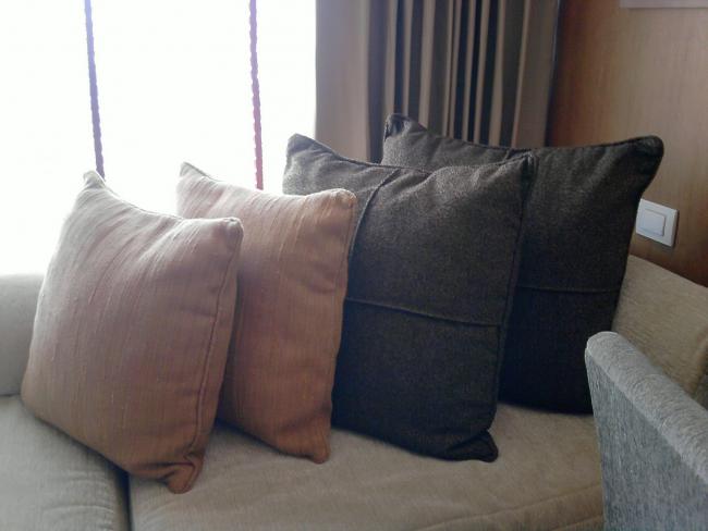 sofa 1_resize.jpg